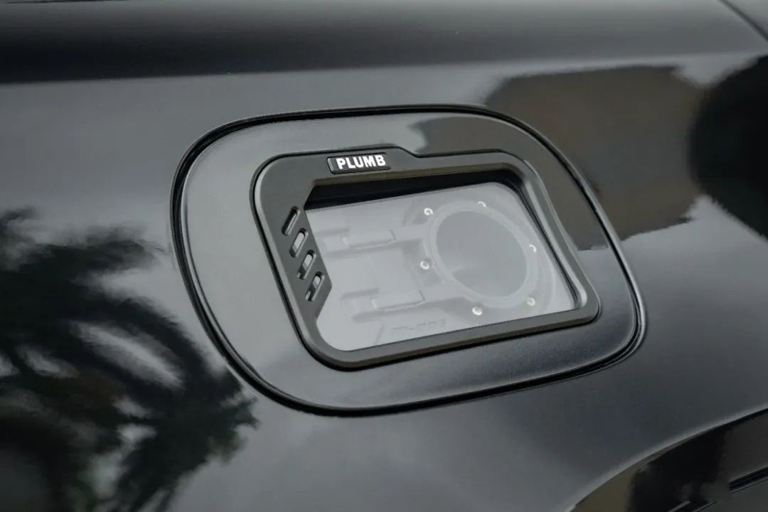 PLUMB "M-one" Series Transparent Fuel Tank Cover For Land Rover Defender 110