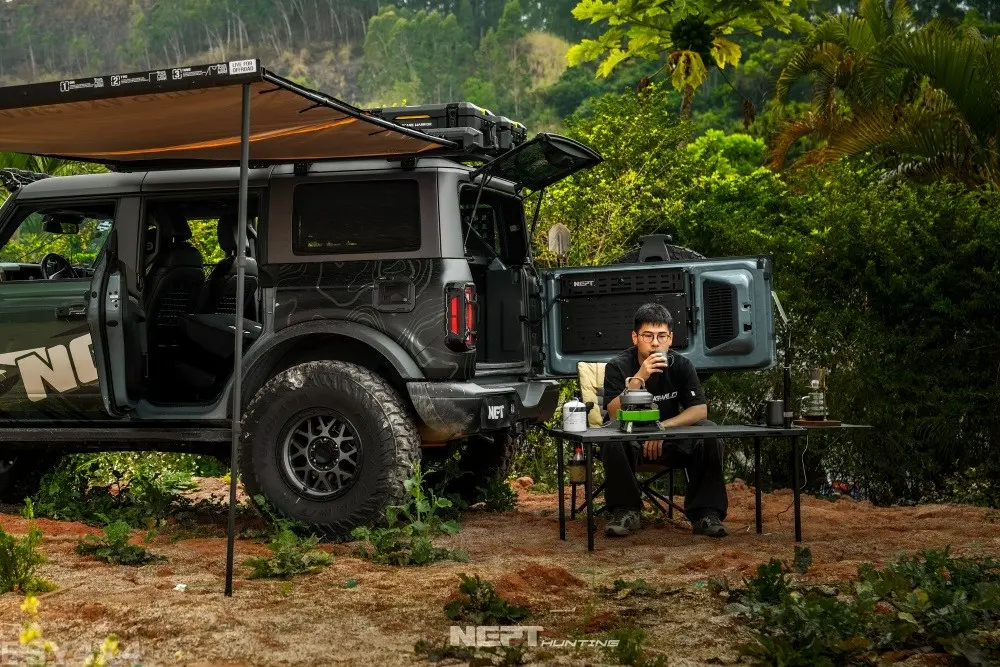 NEPT Wasteland Ford Bronco Rear Cargo Platform