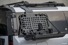 Load image into Gallery viewer, PLUMB &quot;M-one&quot; Series Dry Carbon Side Case Equipment Set For Land Rover Defender 90/110