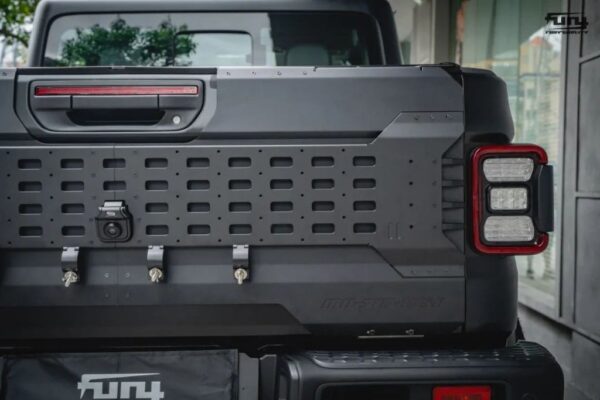 Heavy-duty rear tailgate MOLLE panel for Jeep Gladiator